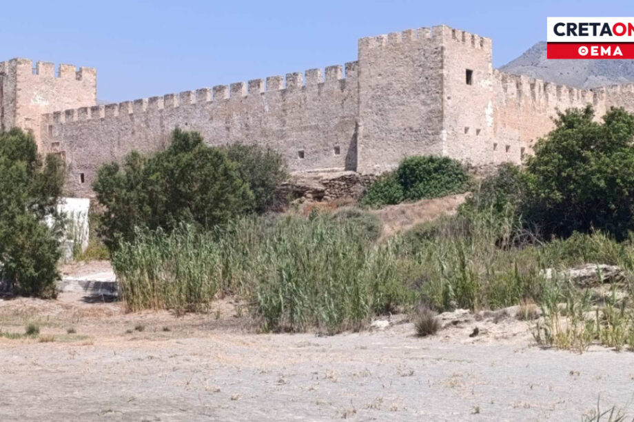 Φραγκοκάστελο: Το μέρος που η ιστορία και οι μύθοι συναντούν την ομορφιά της φύσης
