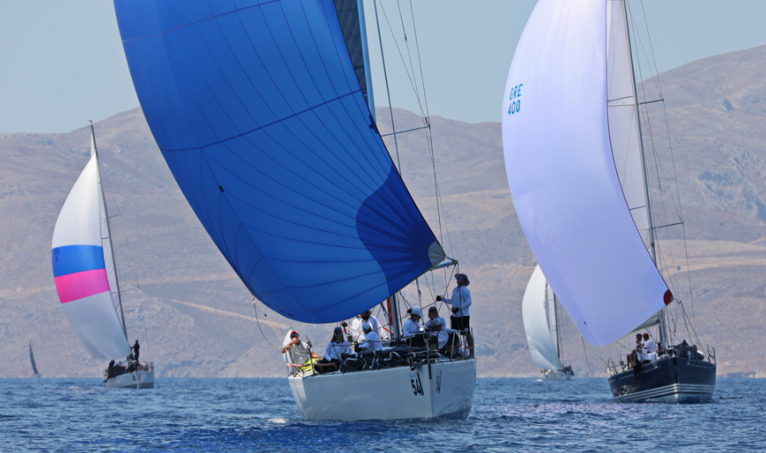 Η Aegean Regatta 2025 με 64 σκάφη ξεκινά το υπέροχο ταξίδι της στο Αιγαίο Πέλαγος
