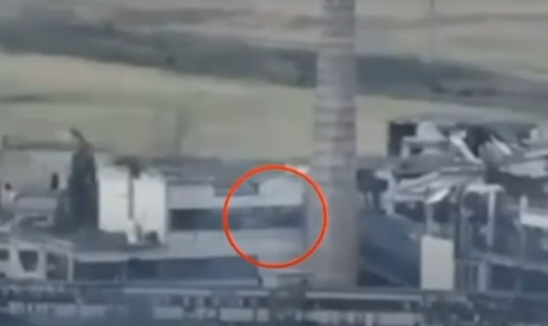 Ουκρανός ελεύθερος σκοπευτής σκότωσε δυο Ρώσους στρατιώτες από απόσταση 4 χιλιομέτρων! (βίντεο)
