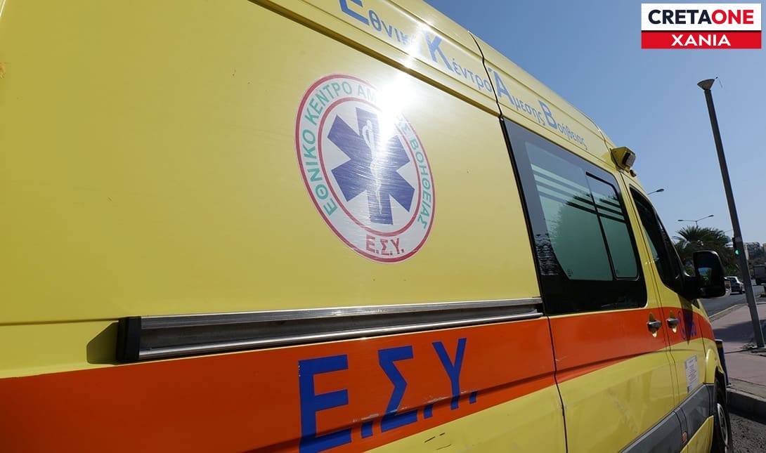 Χανιά: Σφοδρή σύγκρουση αυτοκινήτων στο Ακρωτήρι – Τρία άτομα τραυματίστηκαν