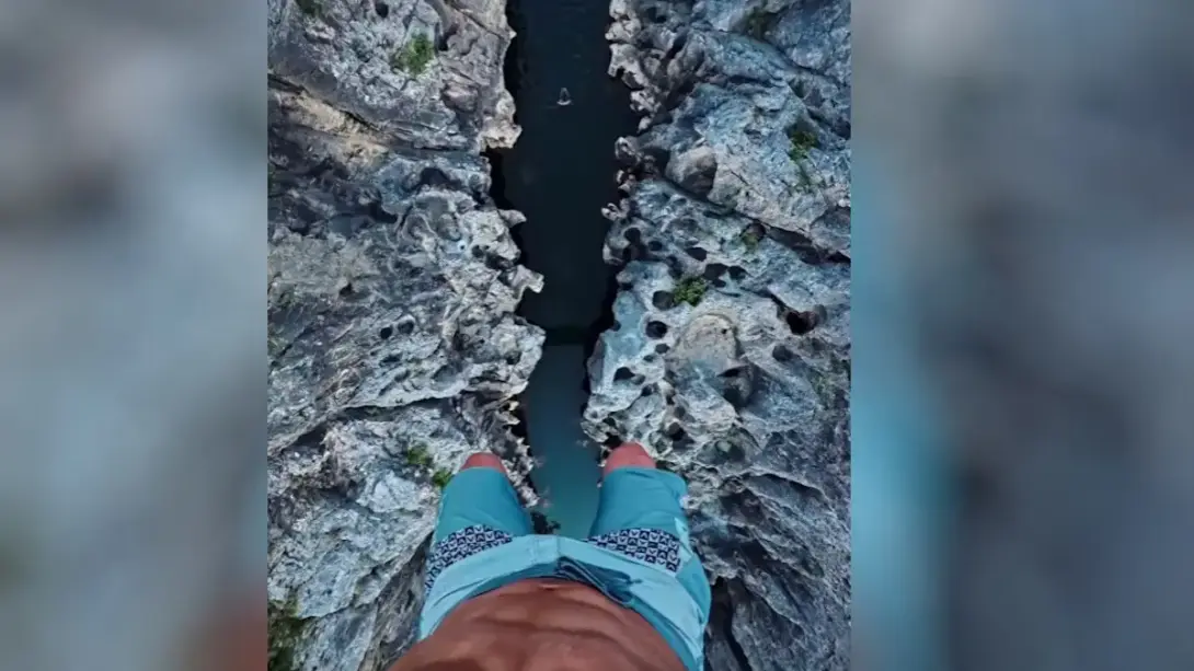φαράγγι άλμα αθλητής