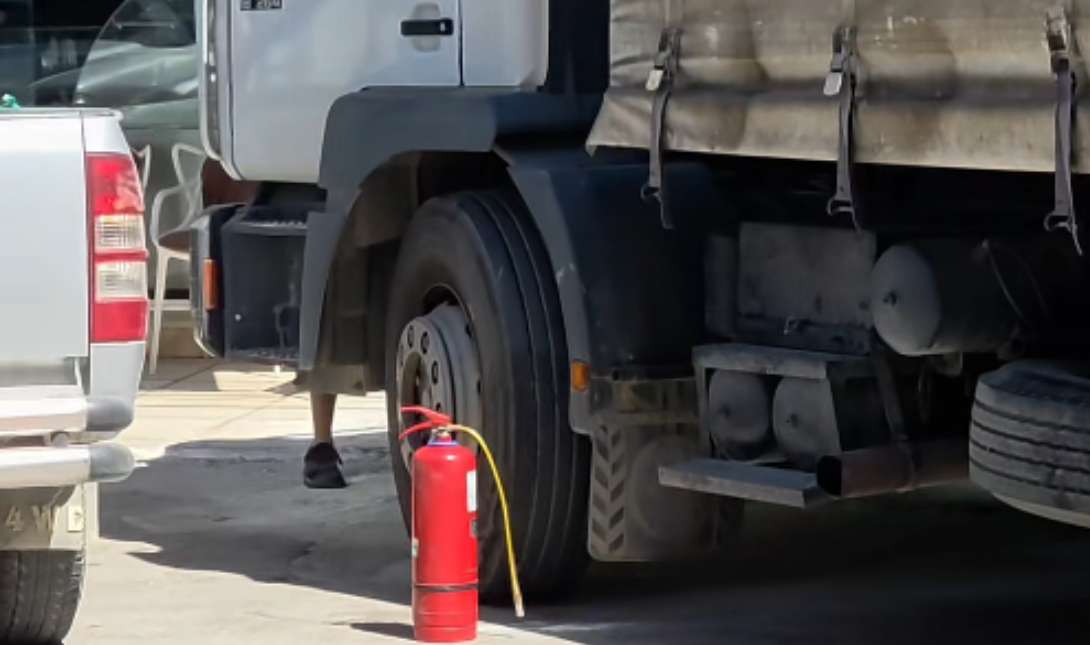 φορτηγάκι Μεσαρά