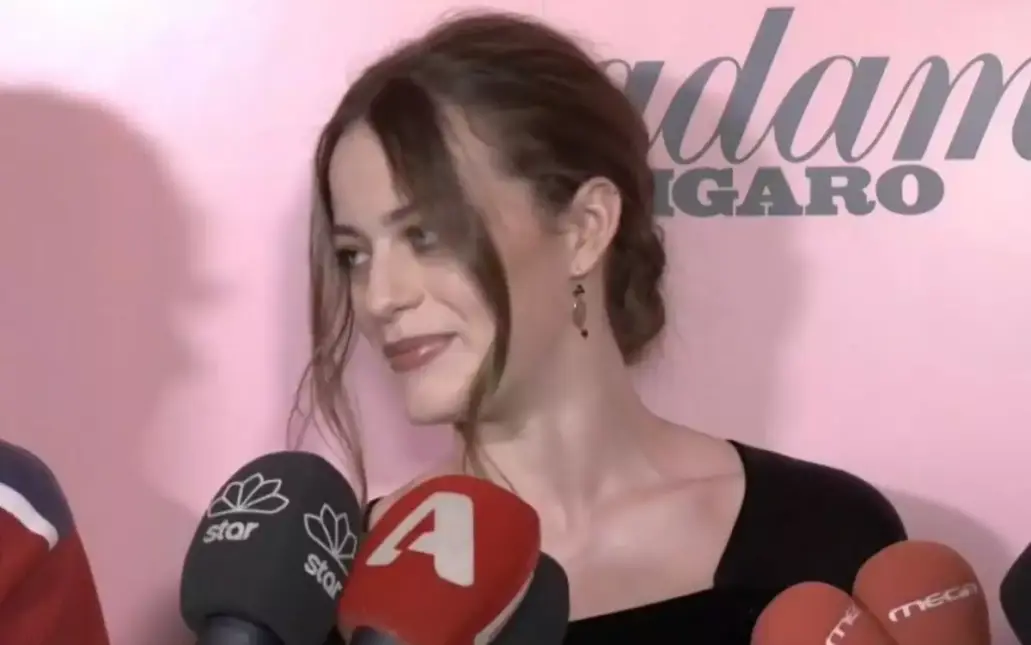 Σοκάρει γνωστό μοντέλο: «Στεκόταν πίσω μου και αυνανιζόταν»