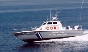 Ιστιοπλοϊκό σκάφος προσάραξε βόρεια της Αντίπαρου – Έσπευσε άμεσα το Λιμενικό
