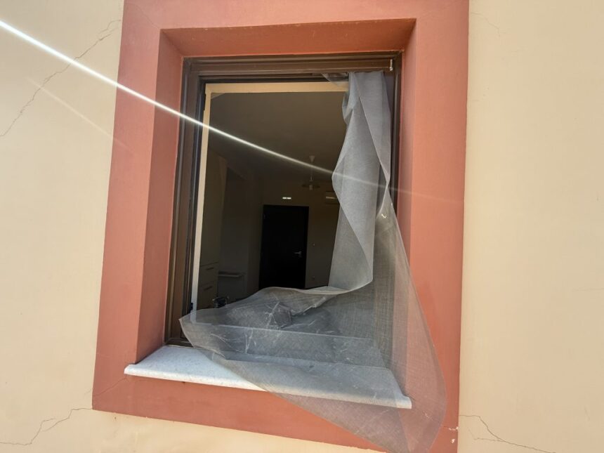 βανδαλισμός Μητρόπολη