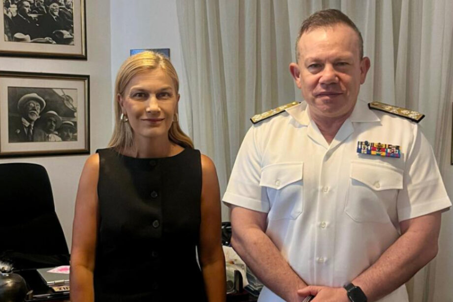 Συνάντηση της Σέβης Βολουδάκη με τον Αρχηγό του Λιμενικού Σώματος – Ελληνικής Ακτοφυλακής, Τρύφωνα Κοντιζά