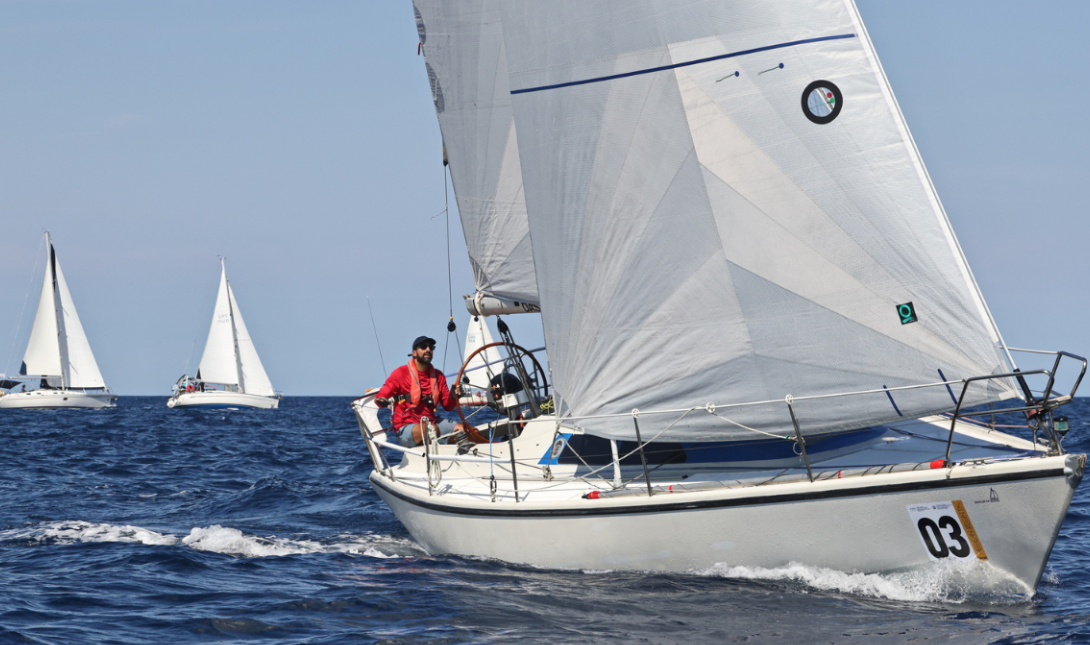 Η Αegean Regatta έφτασε στο Πλωμάρι – Τα αποτελέσματα της 2ης ιστιοδρομίας