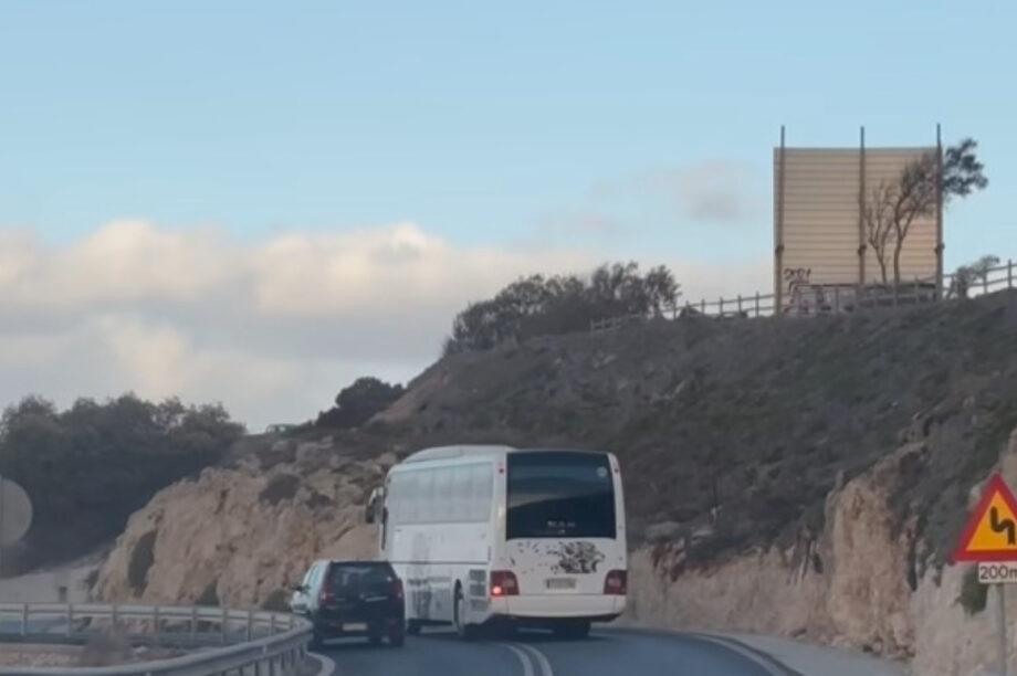 Προσπέραση στροφή