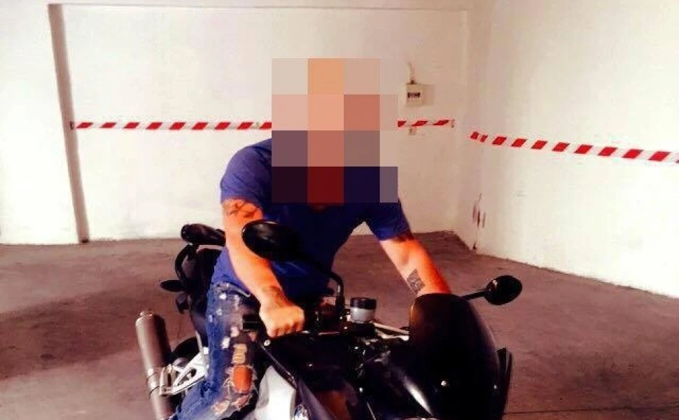 Αυτός είναι ο 42χρονος μαστροπός που εξέδιδε κοπέλες – Έπαιρνε πάνω από 500 ευρώ για κάθε «πελάτη» (Φώτο)