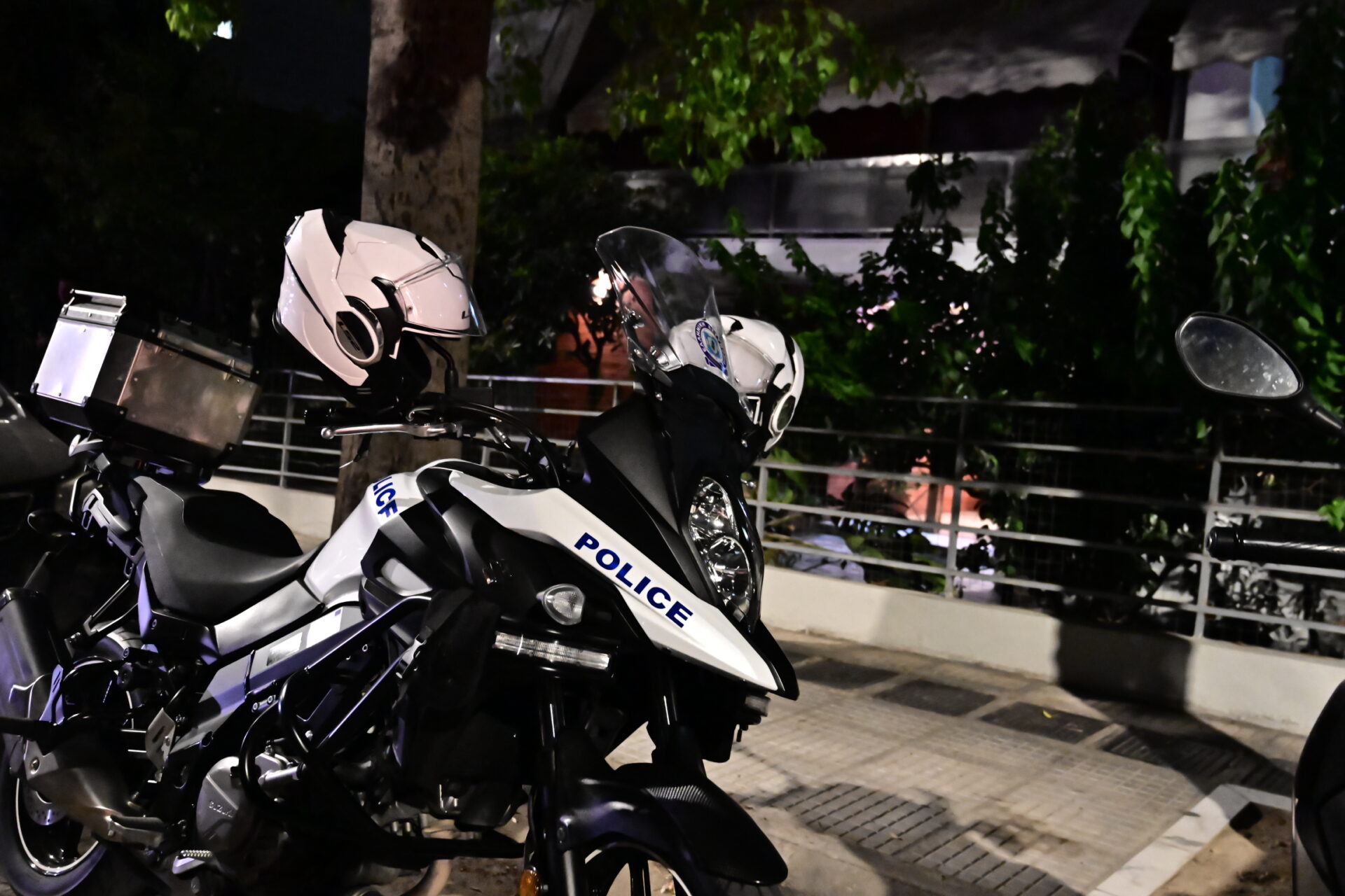 Θρίλερ με το νεκρό ζευγάρι στον Νέο Κόσμο: Φόνο και αυτοκτονία βλέπουν οι Αρχές (βίντεο)