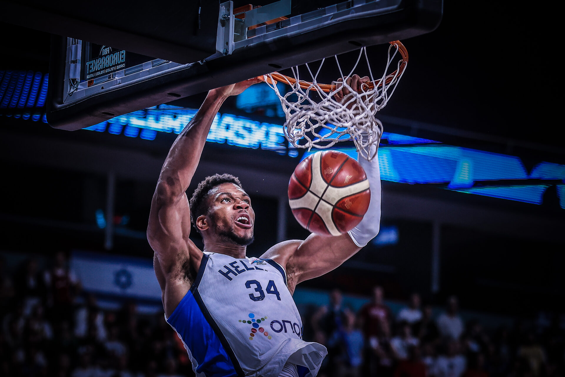EuroBasket 2025: Το βίντεο της FIBA με τον Αντετοκούνμπο να γίνεται… Τζόρνταν
