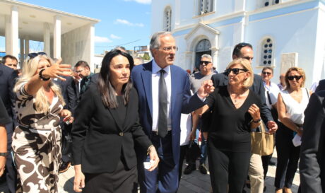 Πλήθος κόσμου στο 40ήμερο μνημόσυνο της Λένας Σαμαρά (φωτογραφίες)