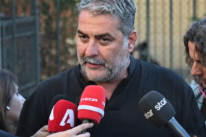 Βασίλης Μπισμπίκης: Η επιστροφή στο σπίτι του μετά την Ευελπίδων (βίντεο)