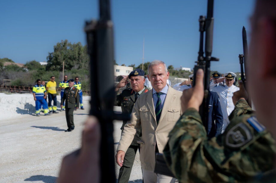 Παρουσία ΥΦΕΘΑ Θανάση Δαβάκη στην επετειακή εκδήλωση στο Γυαλί της Νισύρου όπου βρίσκεται το ιστορικό «πηγάδι του Μιαούλη»