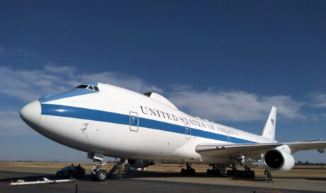 Συναγερμός στον αέρα για το Air Force One του Τραμπ