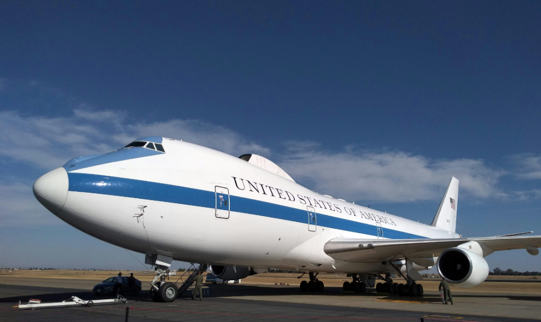 Συναγερμός στον αέρα για το Air Force One του Τραμπ