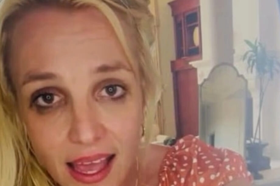 Ανησυχούν οι συγγενείς και οι φίλοι της Μπρίτνεϊ Σπίαρς, ζει σε μέσα σε ακαθαρσίες (βίντεο)