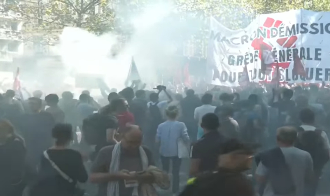 Στους δρόμους οι Γάλλοι για τις περικοπές στον προϋπολογισμό (βίντεο)
