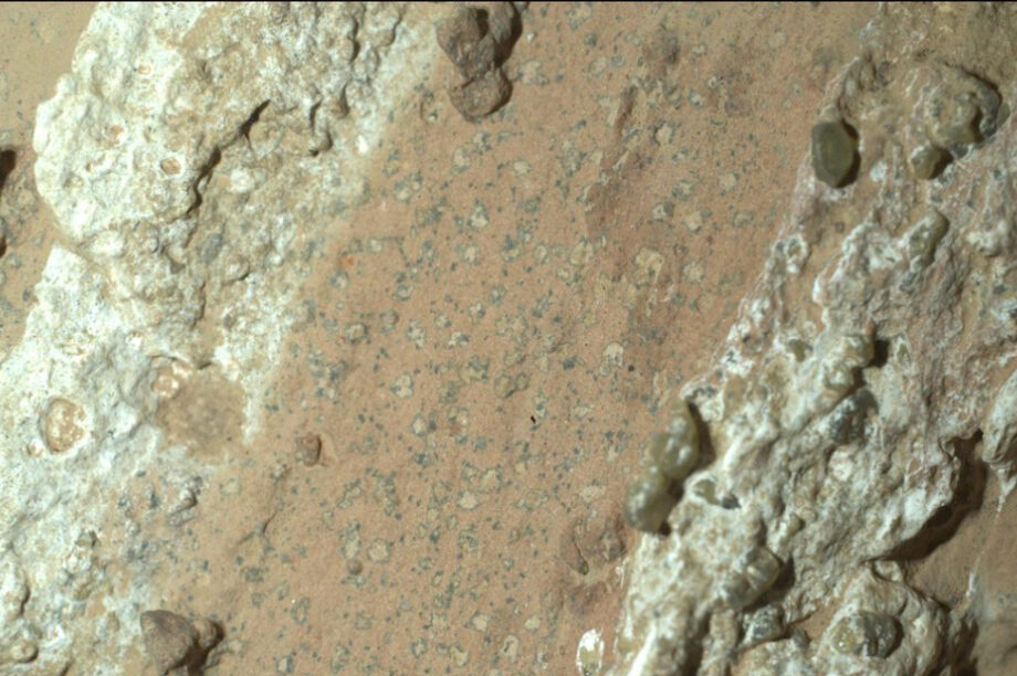 NASA: Ανακαλύφθηκε ξεκάθαρο σημάδι ζωής στον Άρη (φωτογραφίες)