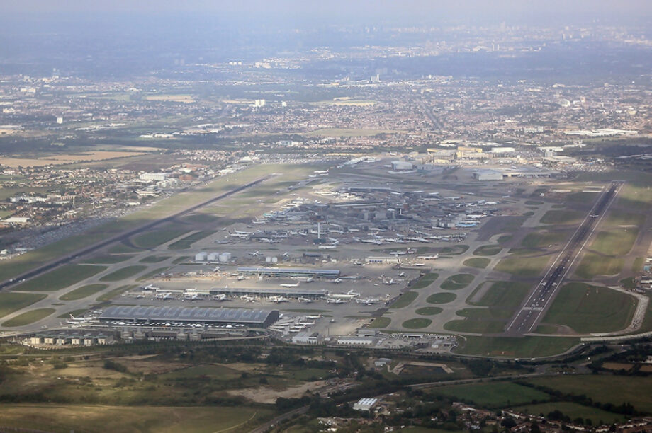 Φωτιά και εκκένωση τερματικού σταθμού στο αεροδρόμιο του Χίθροου