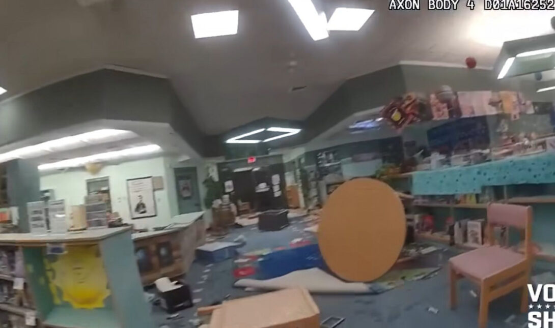 Δύο μητέρες παρέδωσαν στην αστυνομία τους έφηβους γιους τους για βανδαλισμό