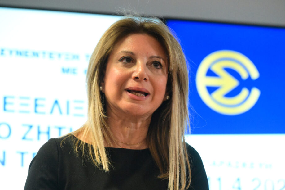 Καρυστιανού: «Πλέον δεν κρατάνε ούτε τα προσχήματα»