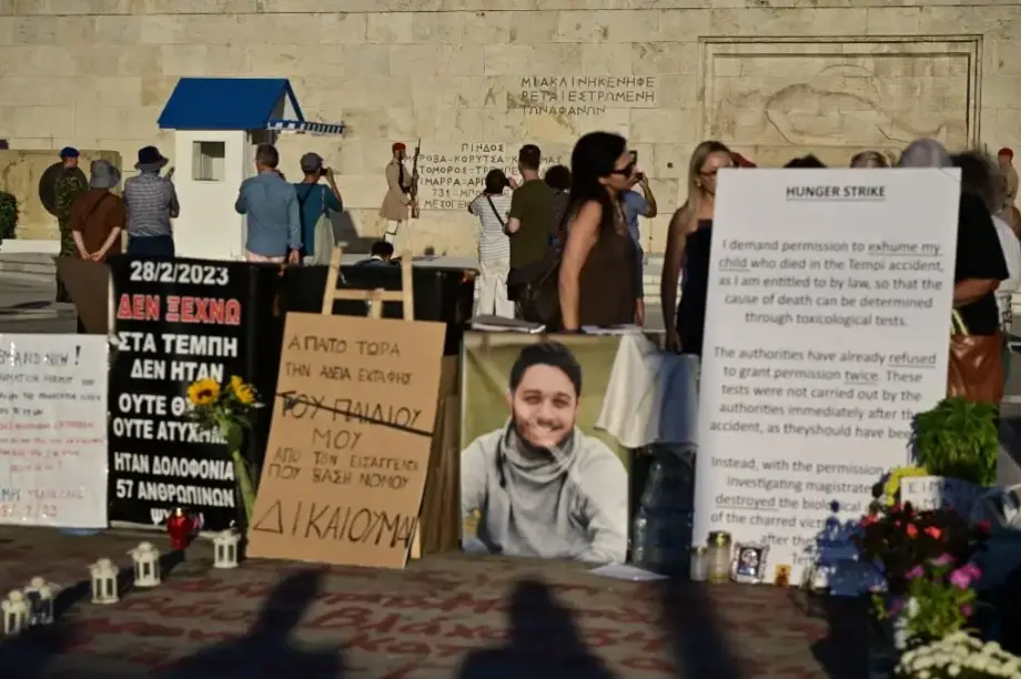 Ντένις Ρούτσι απεργία πείνας