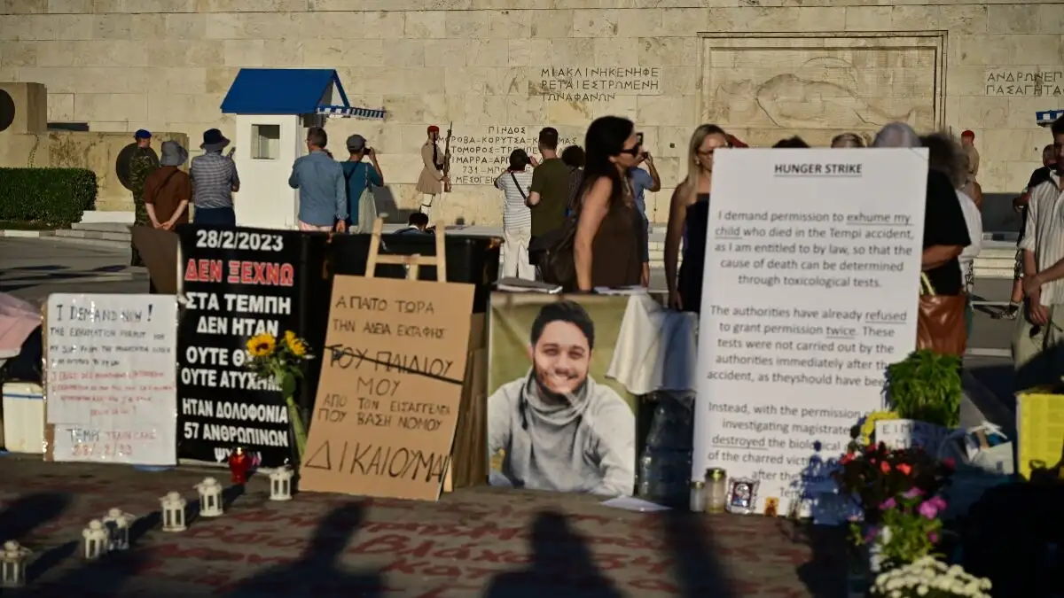 Ντένις Ρούτσι απεργία πείνας