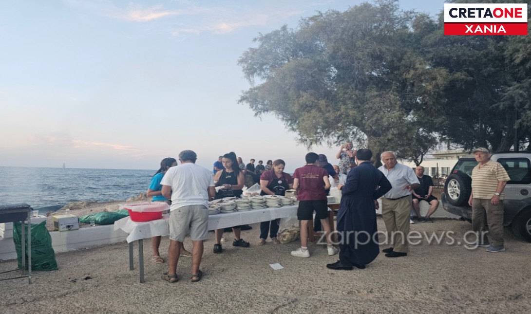 Με τραγούδια, χορό και άφθονες σαρδέλες ξεκίνησε και φέτος η μεγάλη γιορτή στη Νέα Χώρα (φωτογραφίες)