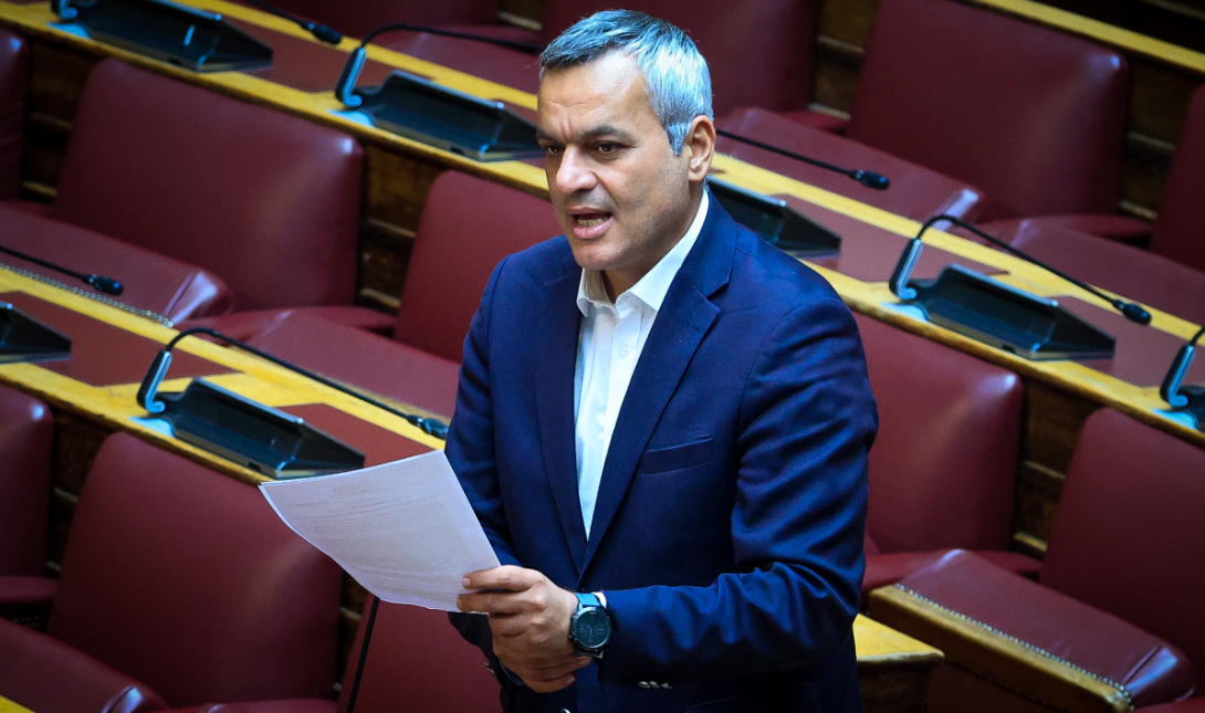 Χάρης Μαμουλάκης
