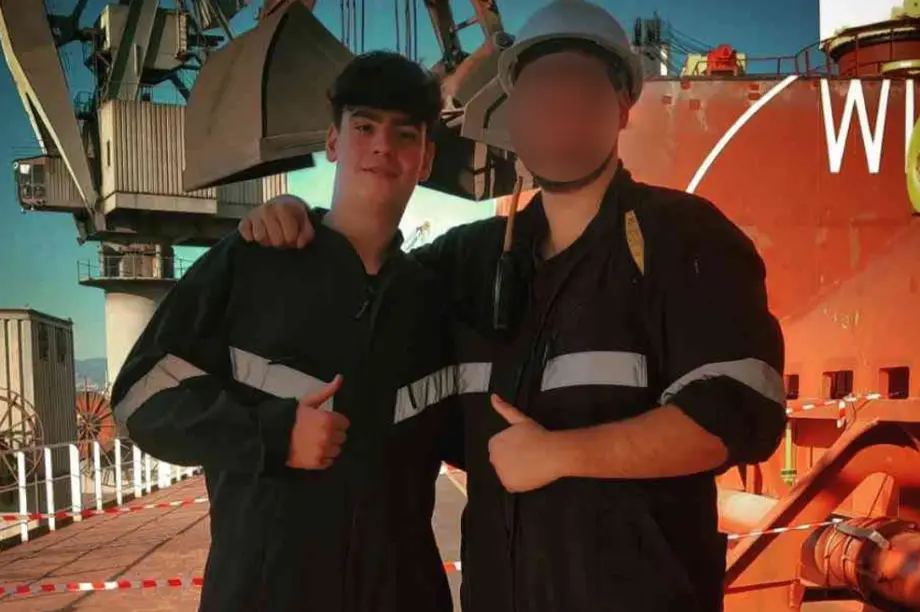 xrwma-nautikos-nekros