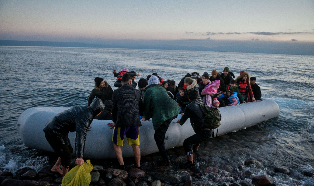 Μία ακόμη βάρκα με 91 μετανάστες έφτασε τα ξημερώματα στην Κρήτη – Εντοπίστηκαν νότια του Ηρακλείου