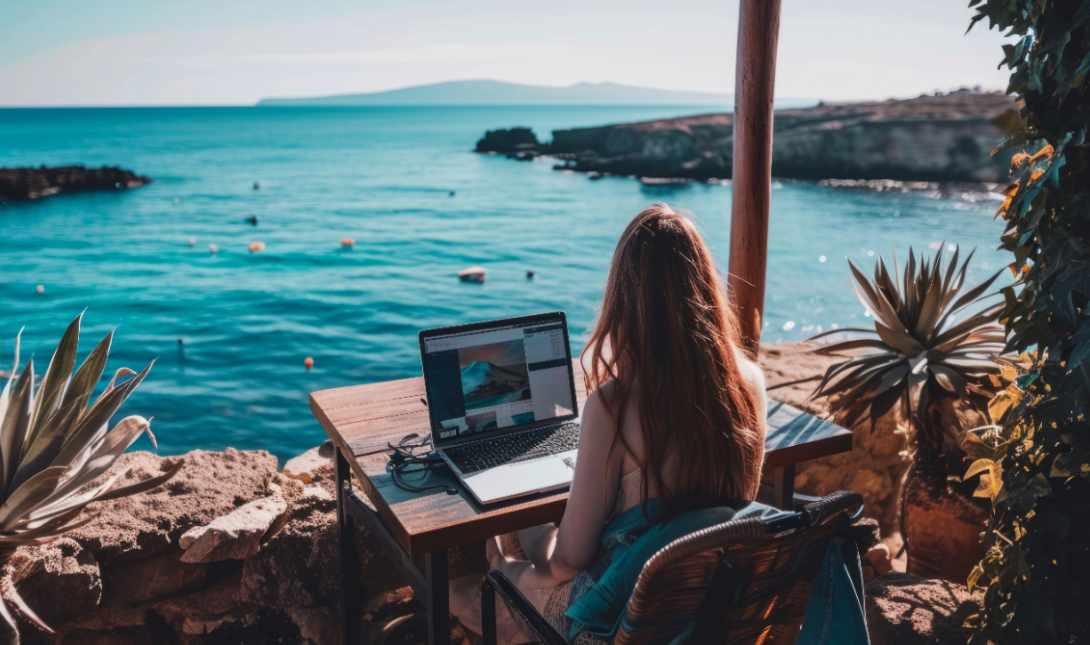 Digital Nomads: Τι είναι οι ψηφιακοί νομάδες που επιλέγουν να ζήσουν και να δουλέψουν στην Κρήτη