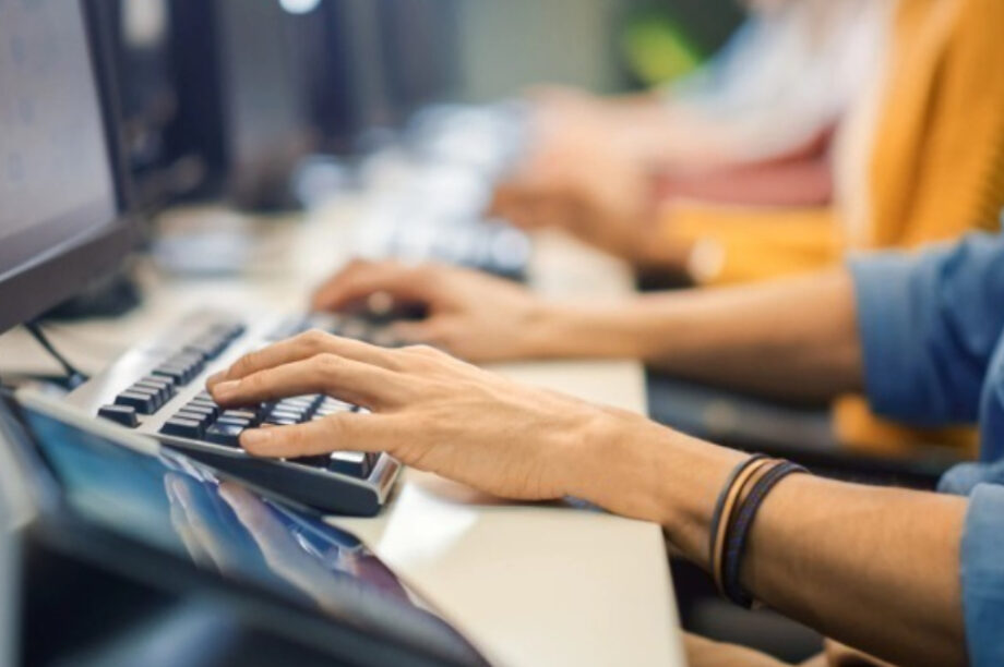 Υπολογιστής εργασία εργαζόμενοι πόθεν