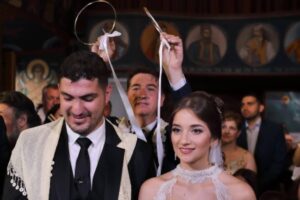 Κρητικός γάμος στα Ανώγεια: Ο τέως Πρέσβης της Σερβίας κουμπάρος