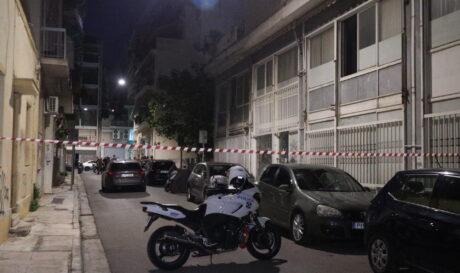 ΕΝΑΣ ΝΕΚΡΟΣ 31ΧΡΟΝΟΣ ΚΑΙ ΕΝΑΣ 48ΧΡΟΝΟΣ ΤΡΑΥΜΑΤΙΑΣ ΒΡΕΘΗΚΑΝ ΣΕ ΔΙΑΜΕΡΙΣΜΑ ΣΤΟΝ ΑΓΙΟ ΠΑΝΤΕΛΕΗΜΟΝΑ