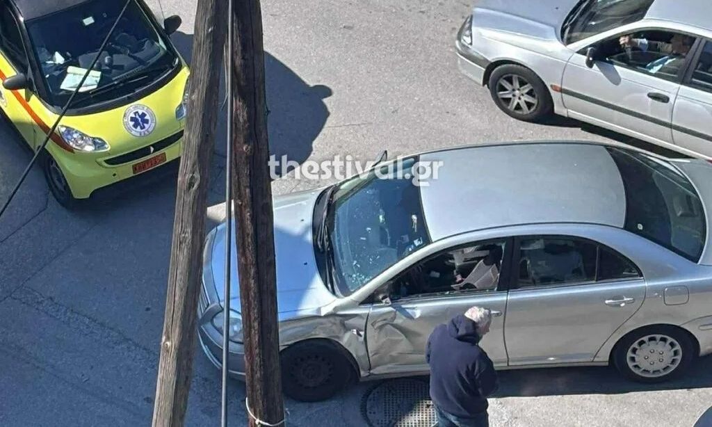 Σφοδρό τροχαίο ατύχημα με τραυματισμό – Αυτοκίνητο συγκρούστηκε με μοτοσικλέτα (Βίντεο,Φώτο)