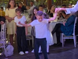 «Πέταξε» ο μικρός Κρητικός – Γιατί όταν «χορεύει» η Κρήτη τα λόγια είναι περιττά