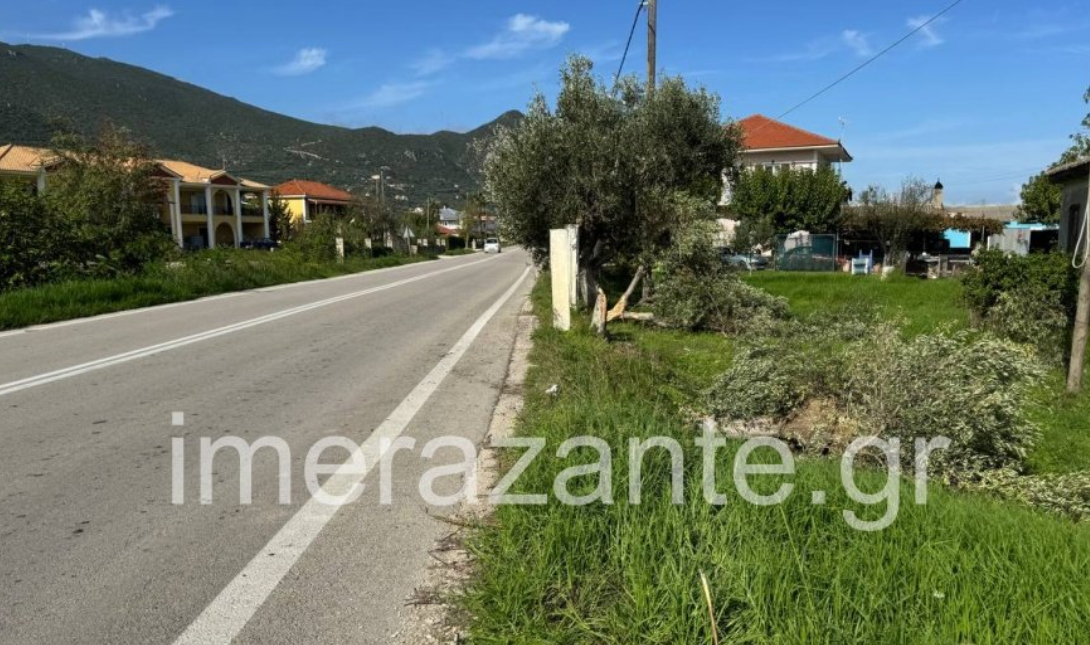 Μία ακόμη τραγωδία στην άσφαλτο: Νεκρός 48χρονος στην Ζάκυνθο: Το αυτοκίνητό του καρφώθηκε σε ελαιόδεντρο (φωτογραφίες)