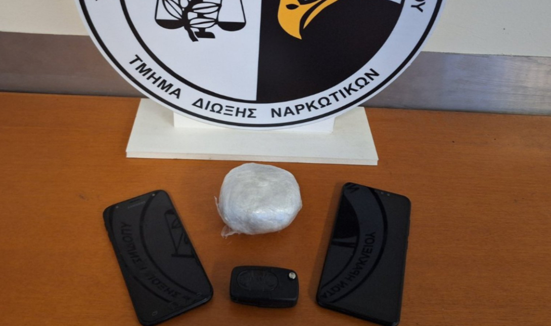 Ηράκλειο: Ζευγάρι έκρυβε στο αυτοκίνητο βράχο ηρωίνης 137 γραμμαρίων