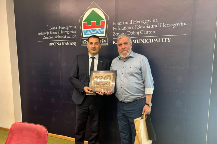 Ερασιτέχνης ΟΦΗ: Αναμνηστικά δώρα στον Δήμαρχο του Κακάνι