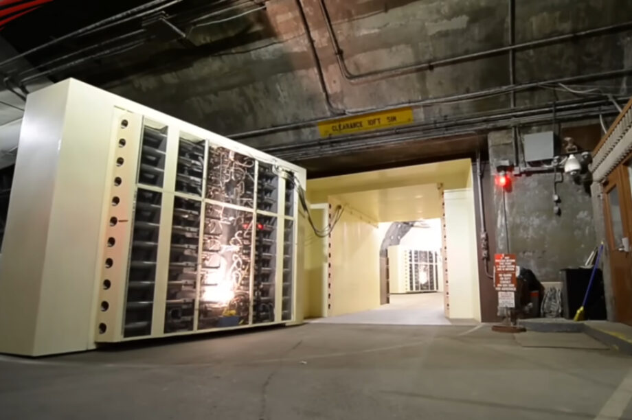 Το καταφύγιο που αντέχει 1.000 φορές ισχυρότερη βόμβα από της Χιροσίμα (βίντεο)