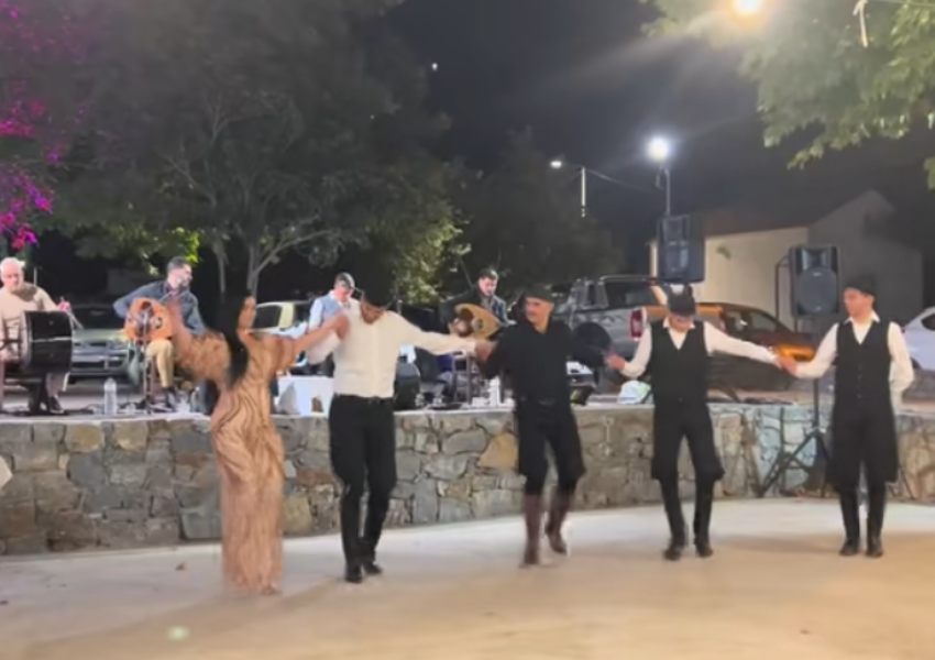 Κρήτη: Η κούκλα νονά που έκλεψε τις εντυπώσεις και μαγνήτισε τα βλέμματα – Δείτε το βίντεο