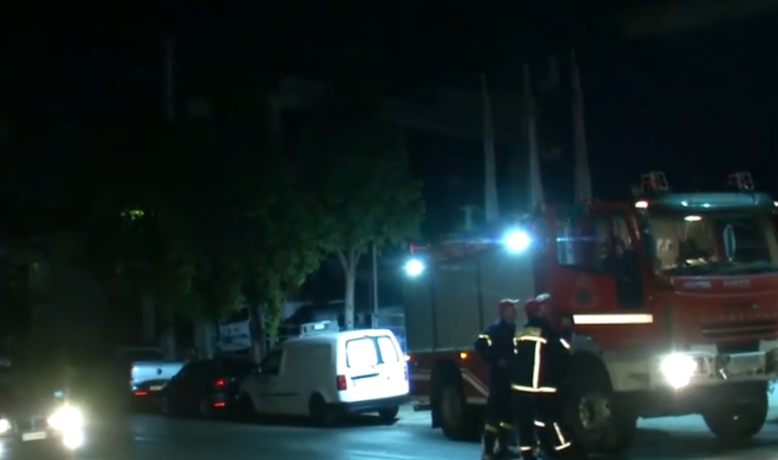 Εμπρησμός σε αντιπροσωπεία ΙΧ: Οι κάμερες κατέγραψαν τρεις κουκουλοφόρους – Όσα δήλωσε ο ιδιοκτήτης (βιντεο)