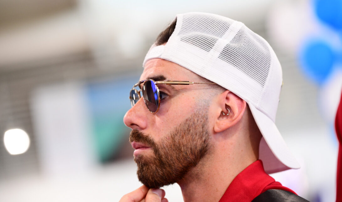 «Με έπιασε από τον λαιμό και με σήκωσε» λέει η διασώστρια για την επίθεση που δέχθηκε από τον Βιλντόσα