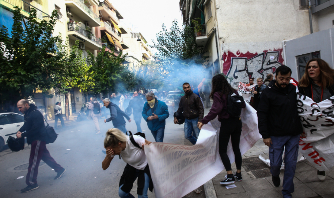 Ένταση και χρήση χημικών σε διαμαρτυρία καθηγητών στην Αθήνα