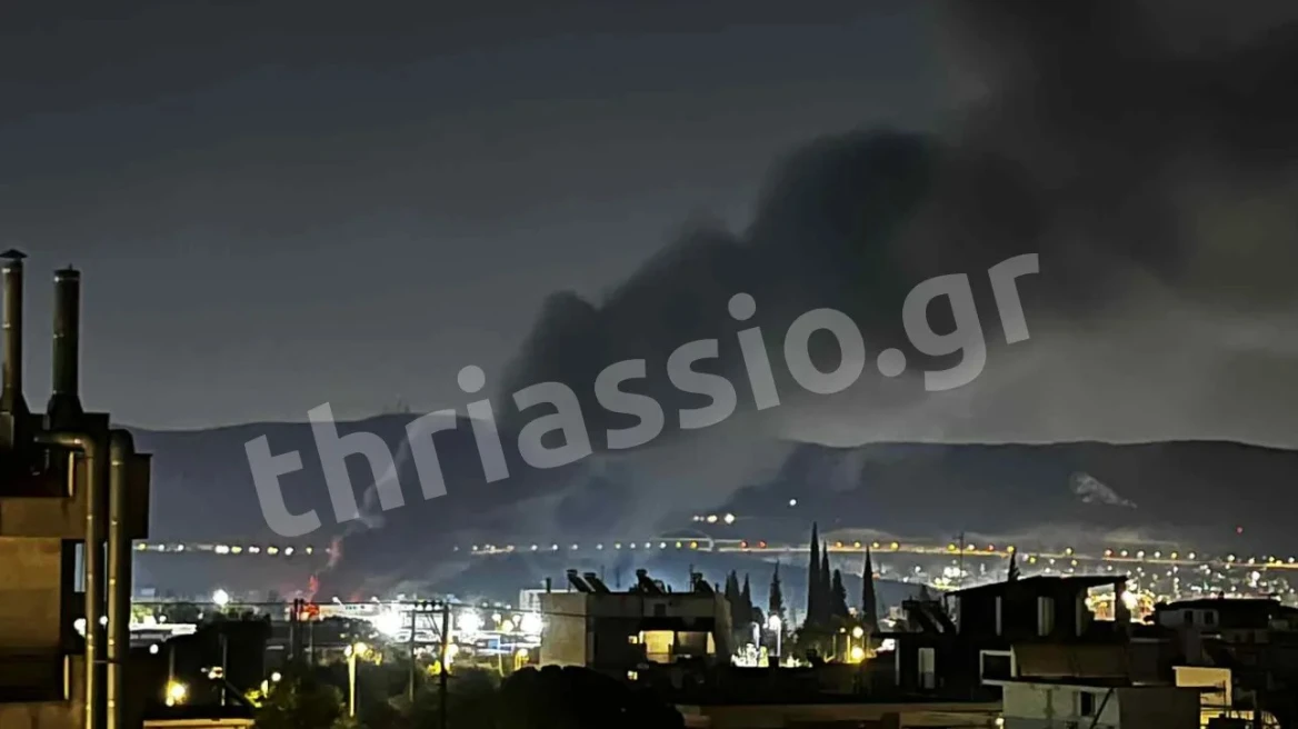 Φωτιά στον Ασπρόπυργο – Ακούγονται εκρήξεις