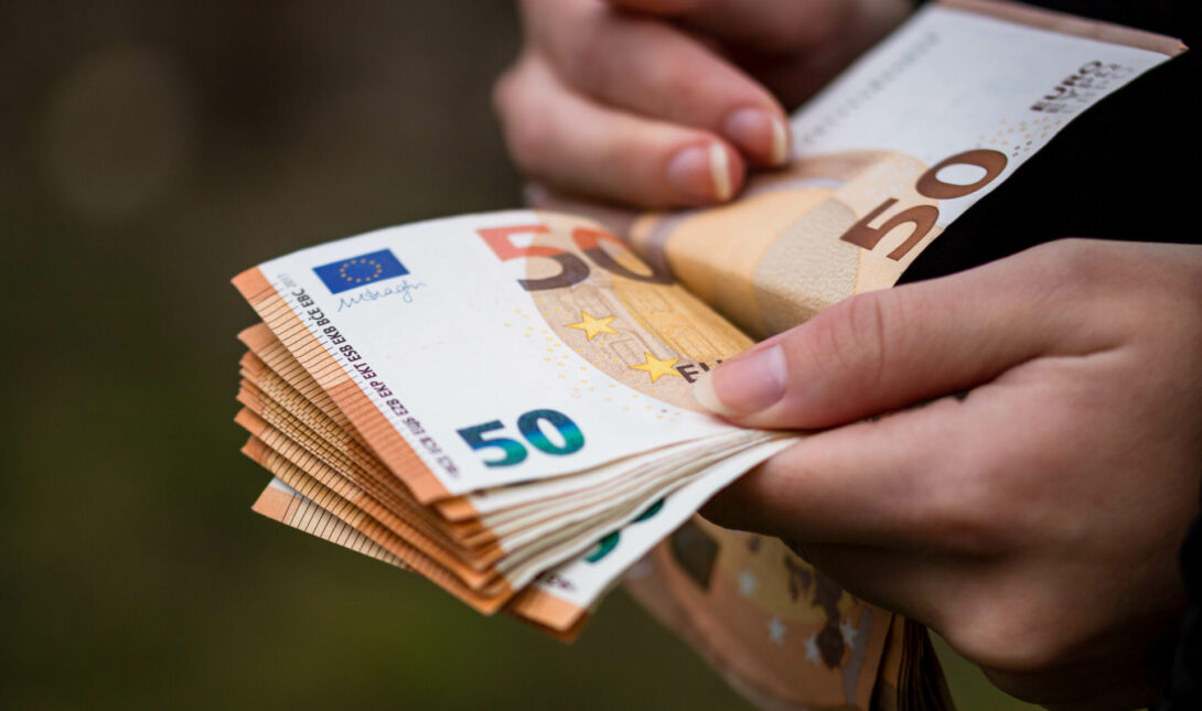 λεφτά χρήματα συντάξεις αναδρομικά