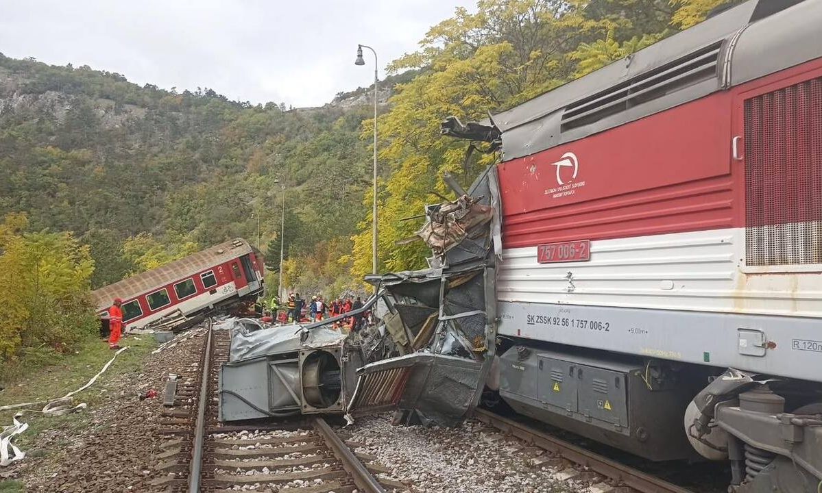 Σλοβακία: Bίντεο κατέγραψε τον ήχο της σύγκρουσης των δύο τρένων