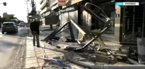 Σοκαριστικό τροχαίο στη Θεσσαλονίκη: 24χρονη παρέσυρε στάση λεωφορείου με το ΙΧ της – Σώθηκε από θαύμα (Φώτο)